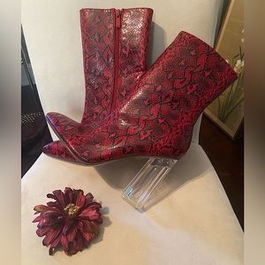 AiiT mid length boots